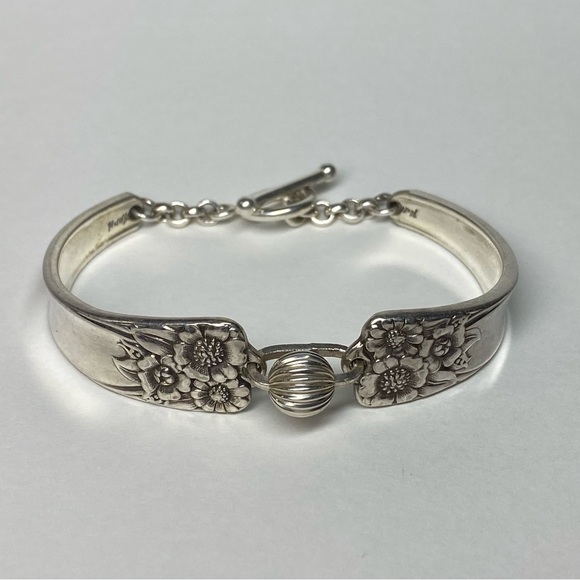 Vintage Sterling Silver Spoon Bracelet April with Spinning Bead - Picture 1 of 7